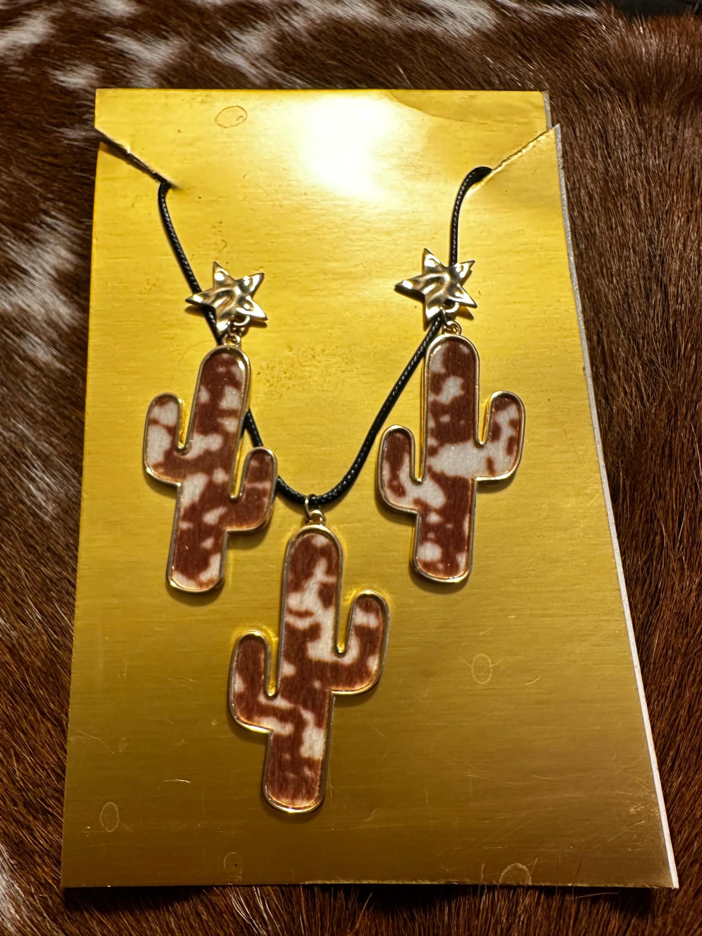 Brown Cowhide Cactus Earring & Necklace Set